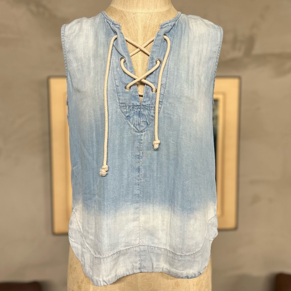 Cloth & Stone sleeveless chambray top